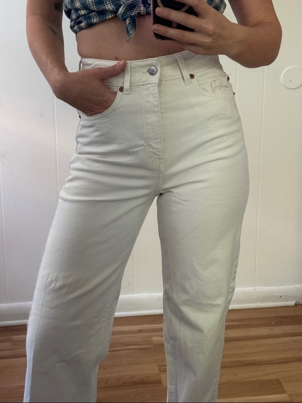 White High-Rise Jeans